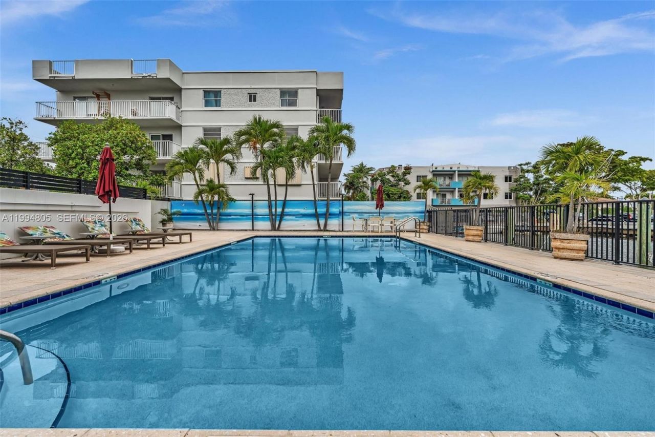 3601 NE 168th St, Unit 108, North Miami Beach, FL 33160 Photo
