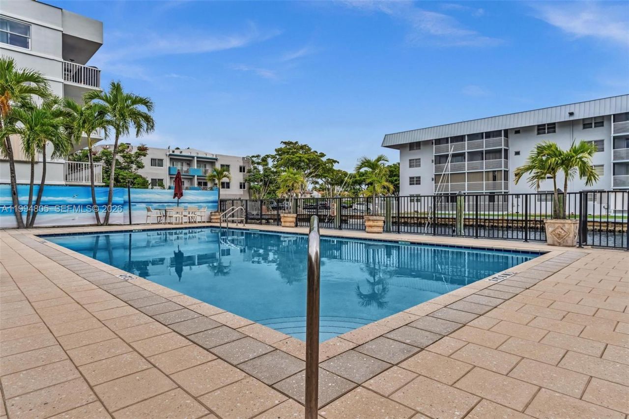 3601 NE 168th St, Unit 108, North Miami Beach, FL 33160 Photo