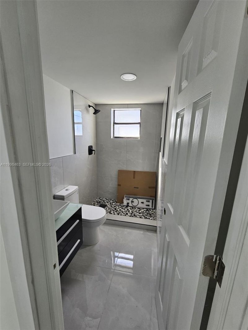 7125 Bay Dr , Unit 506, Miami Beach, FL 33141 Photo