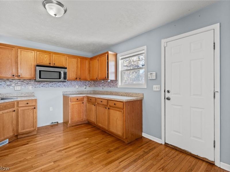 2221 E 71st Street, Cleveland, OH 44103 Photo 16