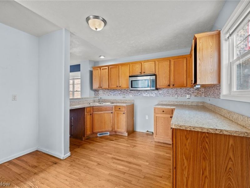 2221 E 71st Street, Cleveland, OH 44103 Photo 19