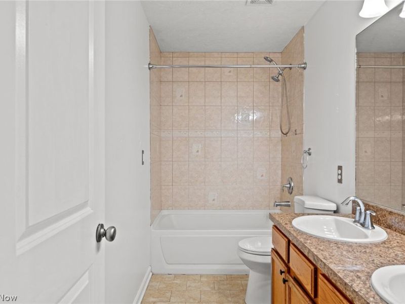 2221 E 71st Street, Cleveland, OH 44103 Photo 37