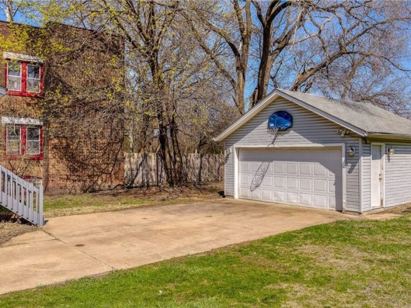 2221 E 71st Street, Cleveland, OH 44103 Photo 4