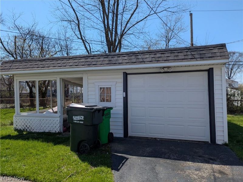 1490 E 250th Street, Euclid, OH 44117 Photo 3