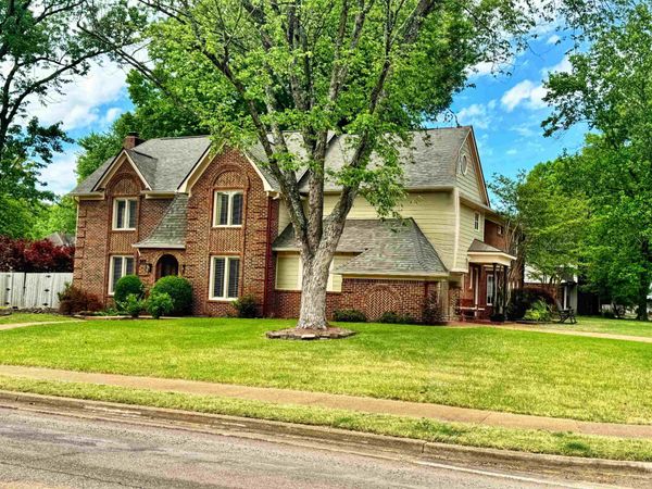 947 ROLLING OAKS LN, Collierville, TN 38017