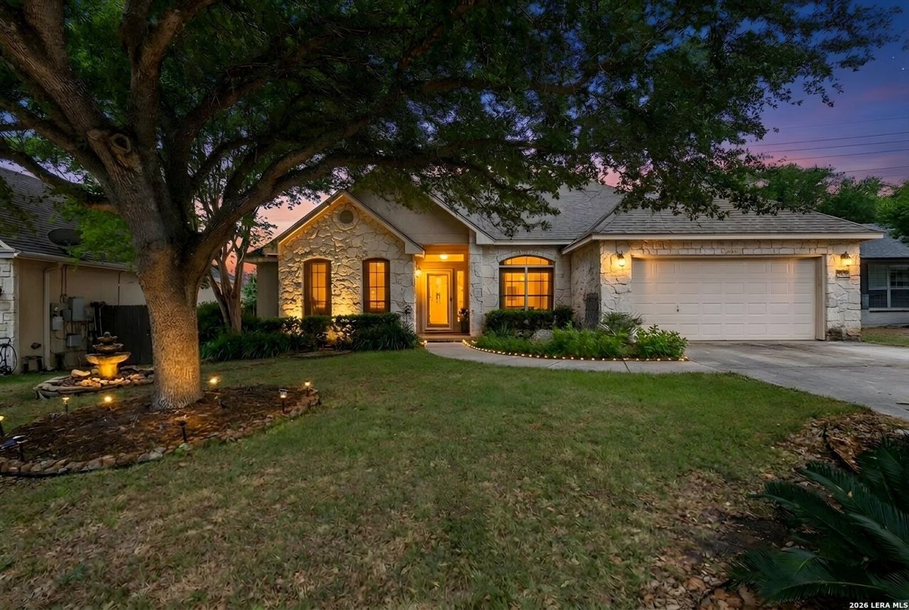 2072 Stonehaven, New Braunfels, TX 78130 Main Photo