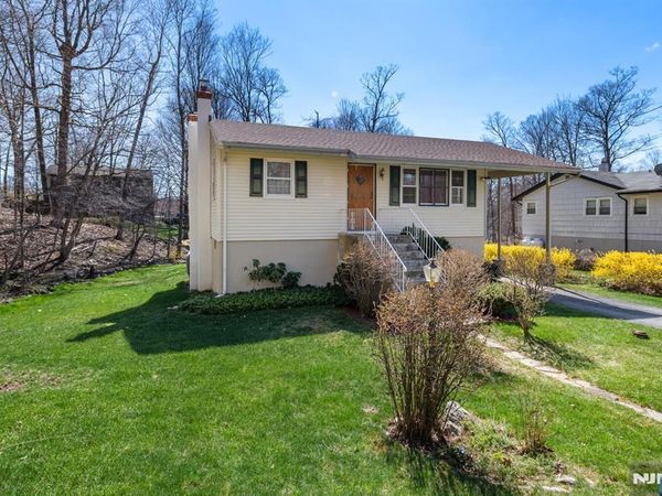 6 Jay Road, VERNON, NJ 07422