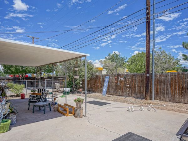 416 Kentucky Street SE, Albuquerque, NM 87108