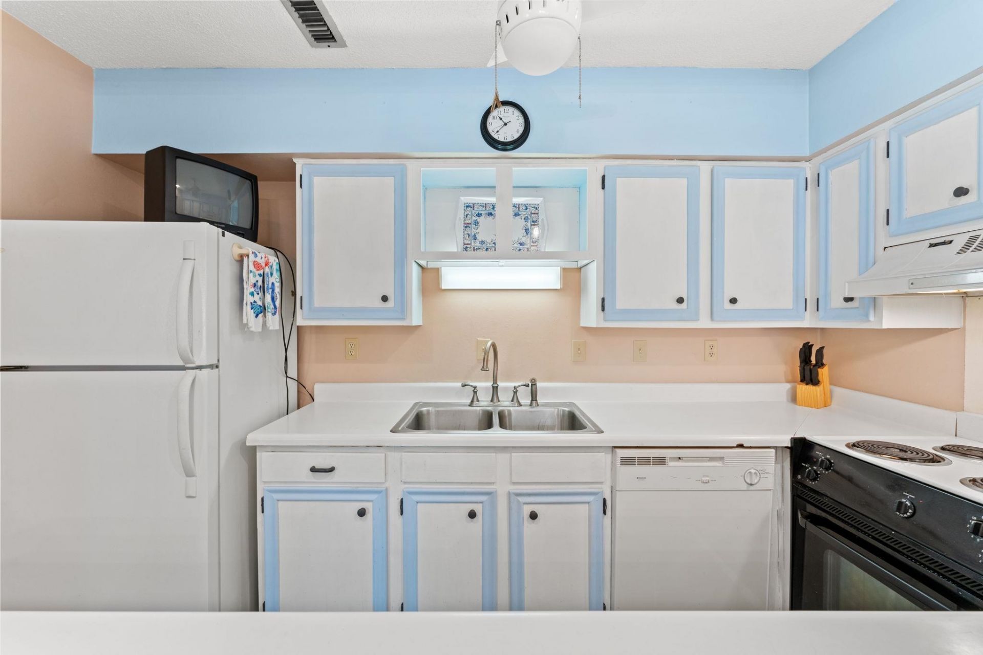 10301 N Kings Hwy. Photo 12