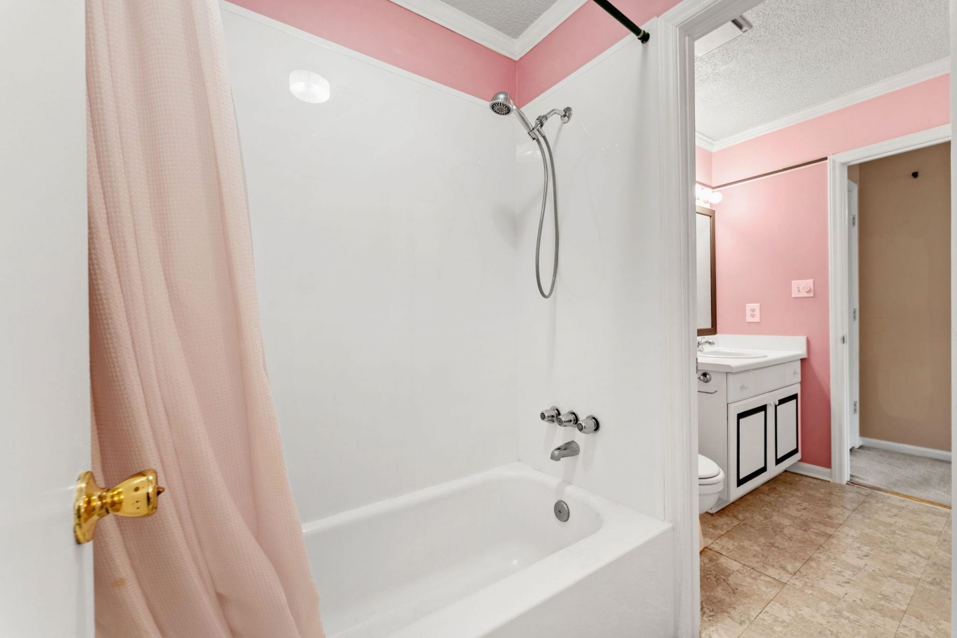 10301 N Kings Hwy. Photo 16