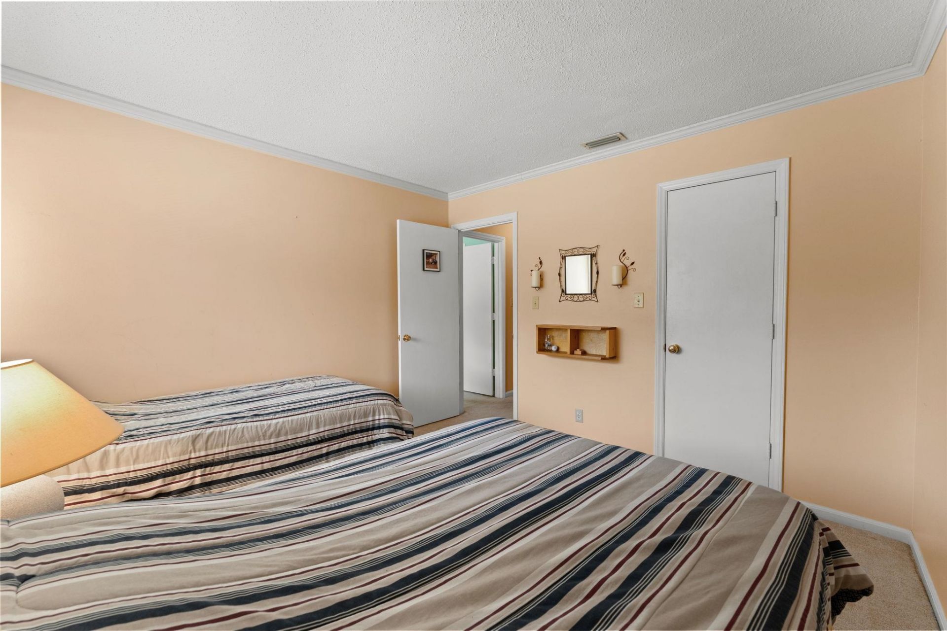 10301 N Kings Hwy. Photo 18