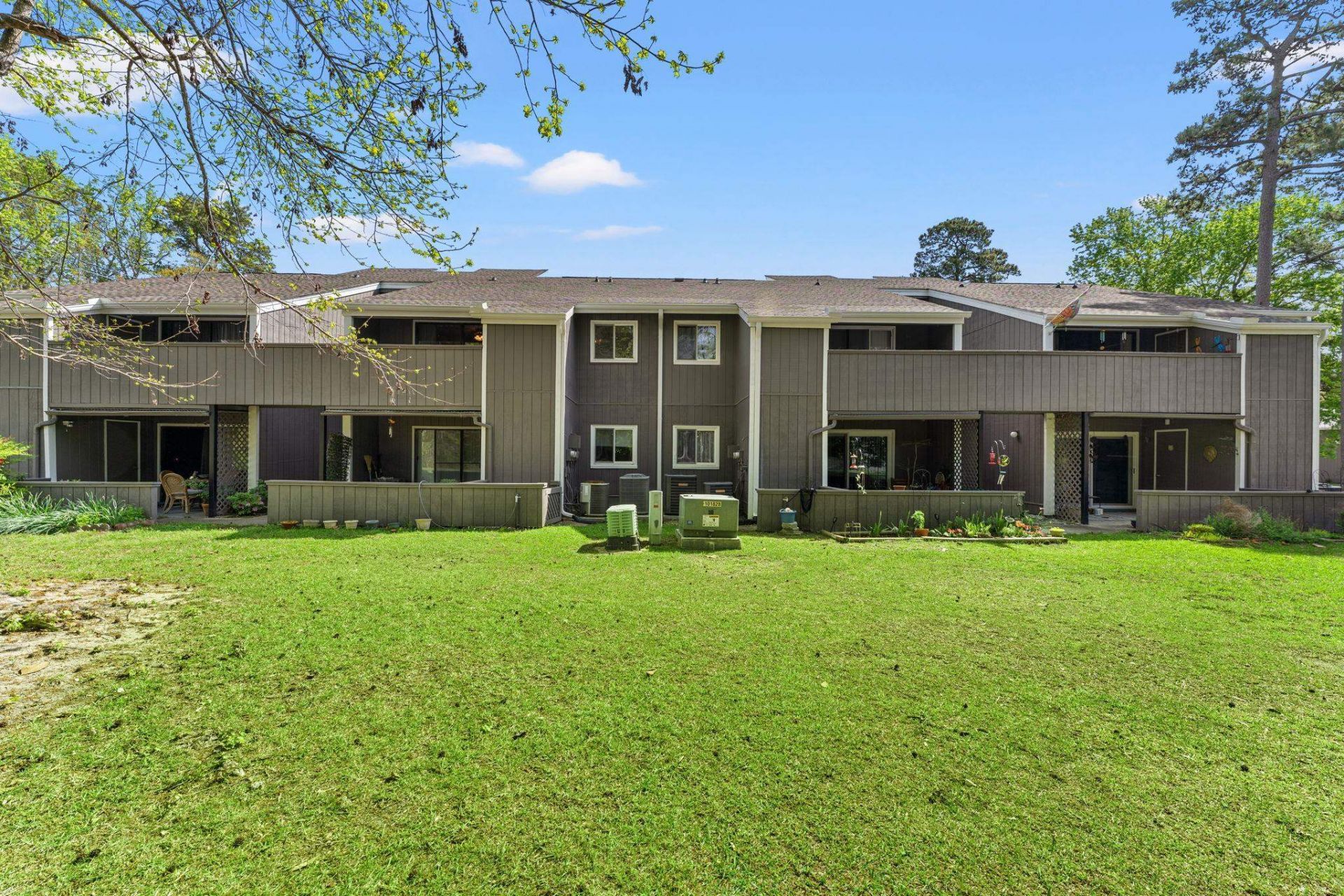 10301 N Kings Hwy. Photo 24