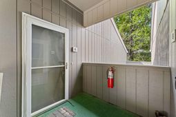 10301 N Kings Hwy. photo 4