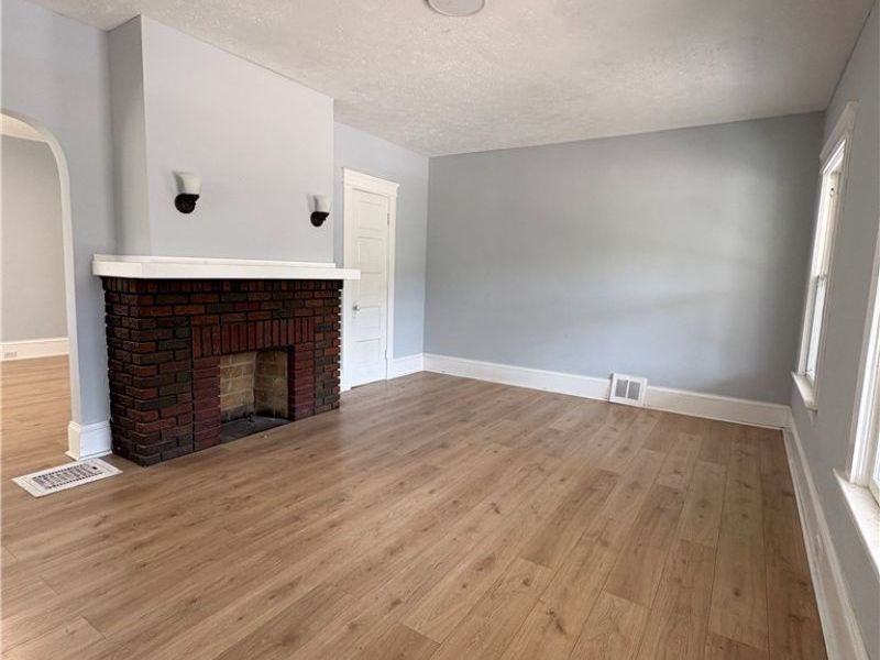 946 E 79th Street, Unit 1, Cleveland, OH 44103 Photo 2