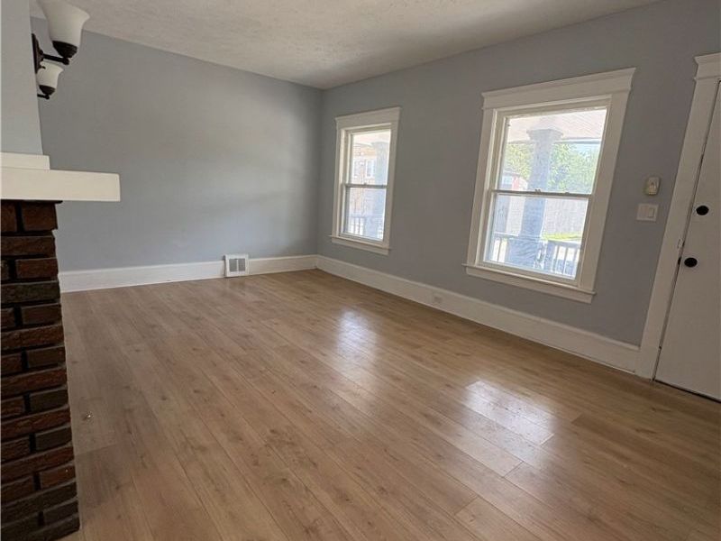 946 E 79th Street, Unit 1, Cleveland, OH 44103 Photo 3