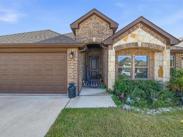725 Sandy Chip Trail, Fort Worth, TX 76108