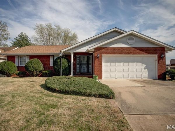 1814 Muny Vista Court, Alton, IL 62002