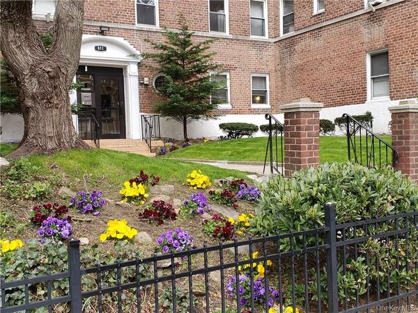 811 Bronx River Road, Unit 1 C, Bronxville, NY 10708