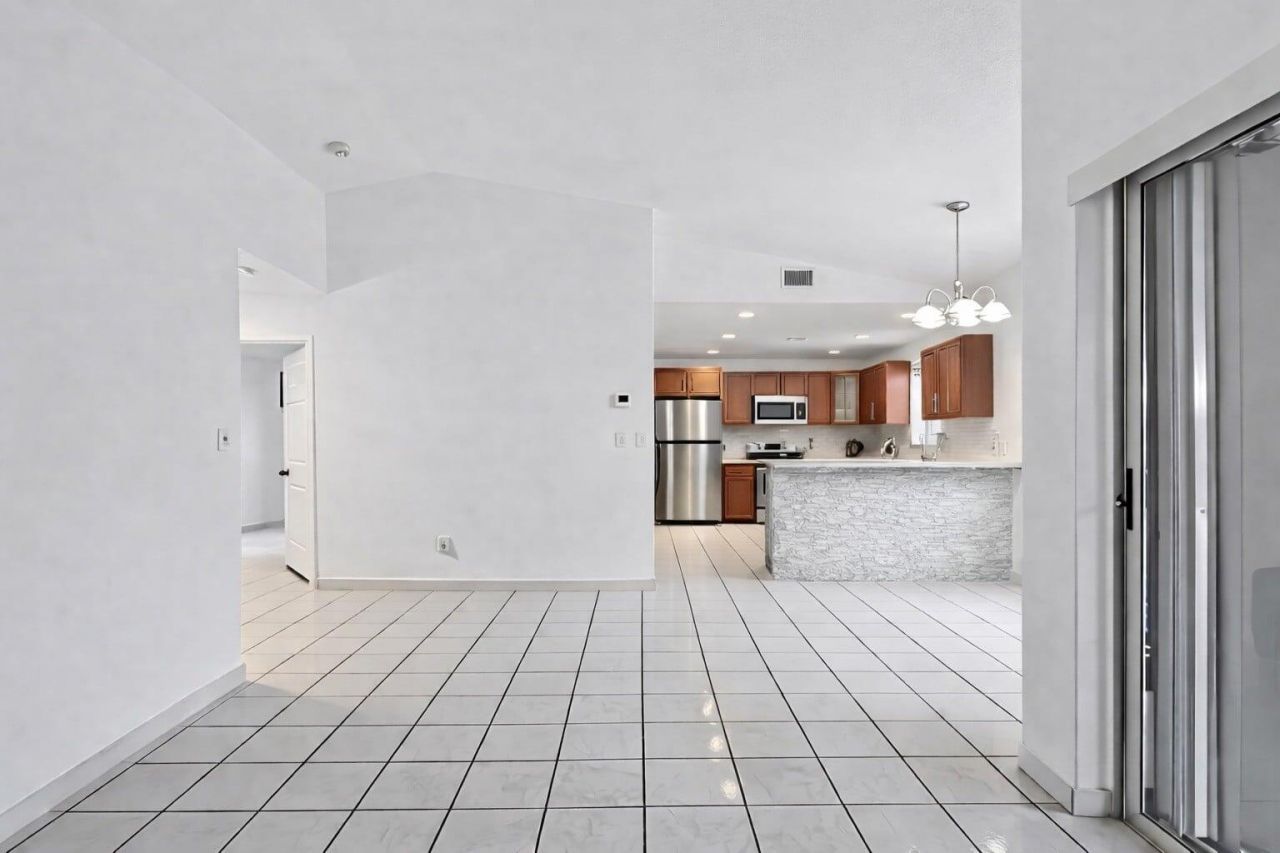 10151 NW 3rd Street, Pembroke Pines, FL 33026 Photo