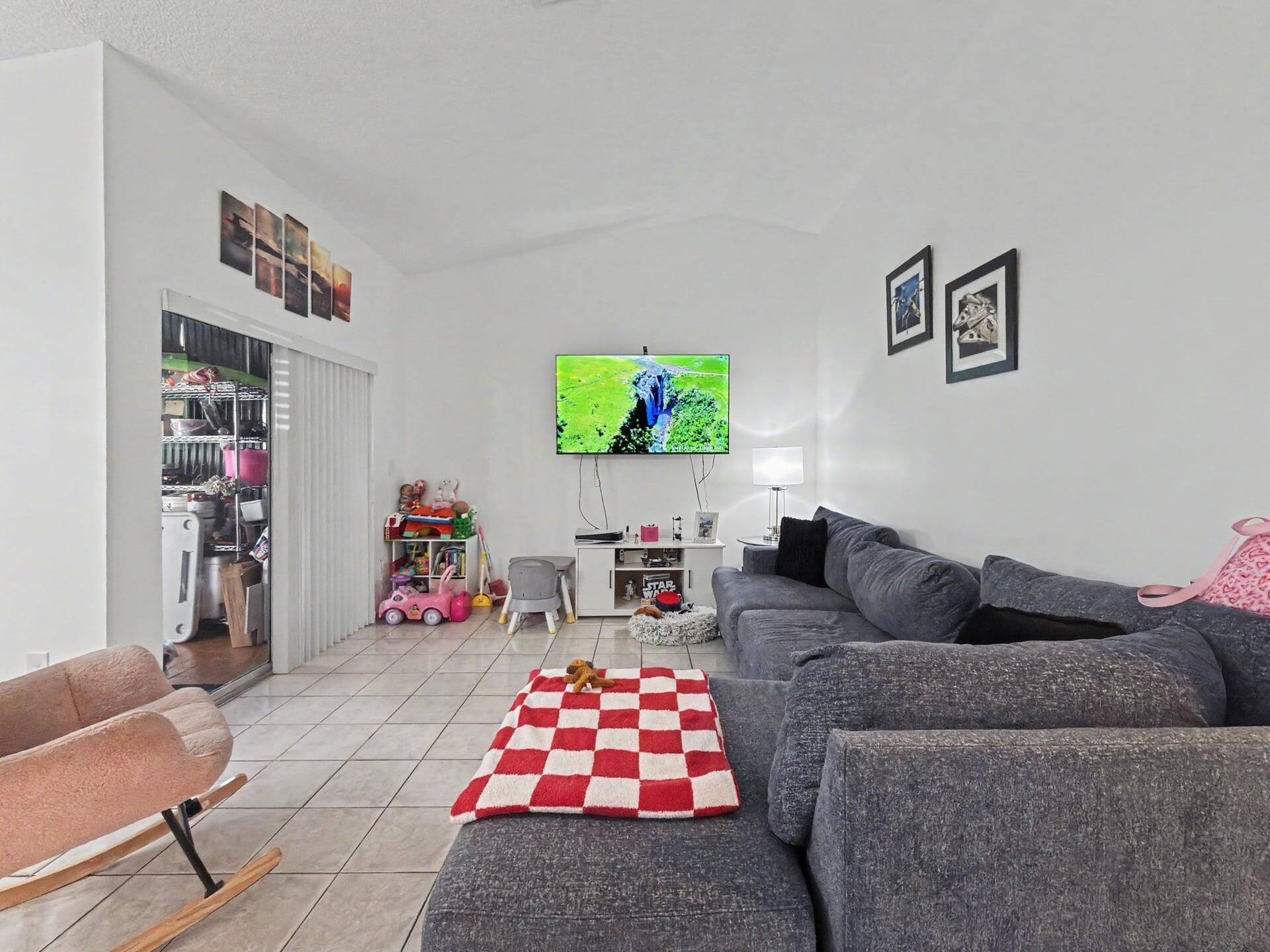 10151 NW 3rd Street, Pembroke Pines, FL 33026 Photo