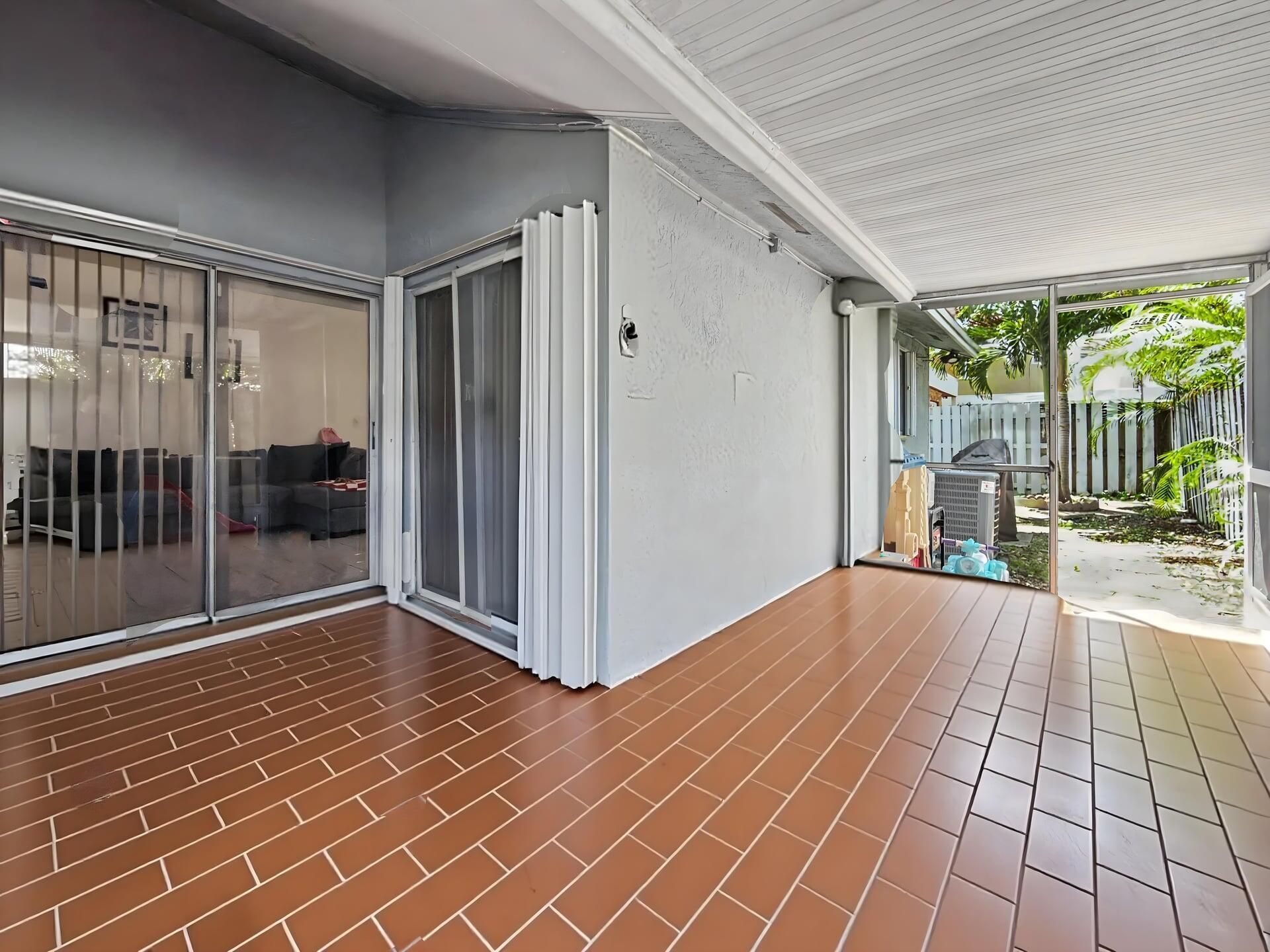 10151 NW 3rd Street, Pembroke Pines, FL 33026 Photo