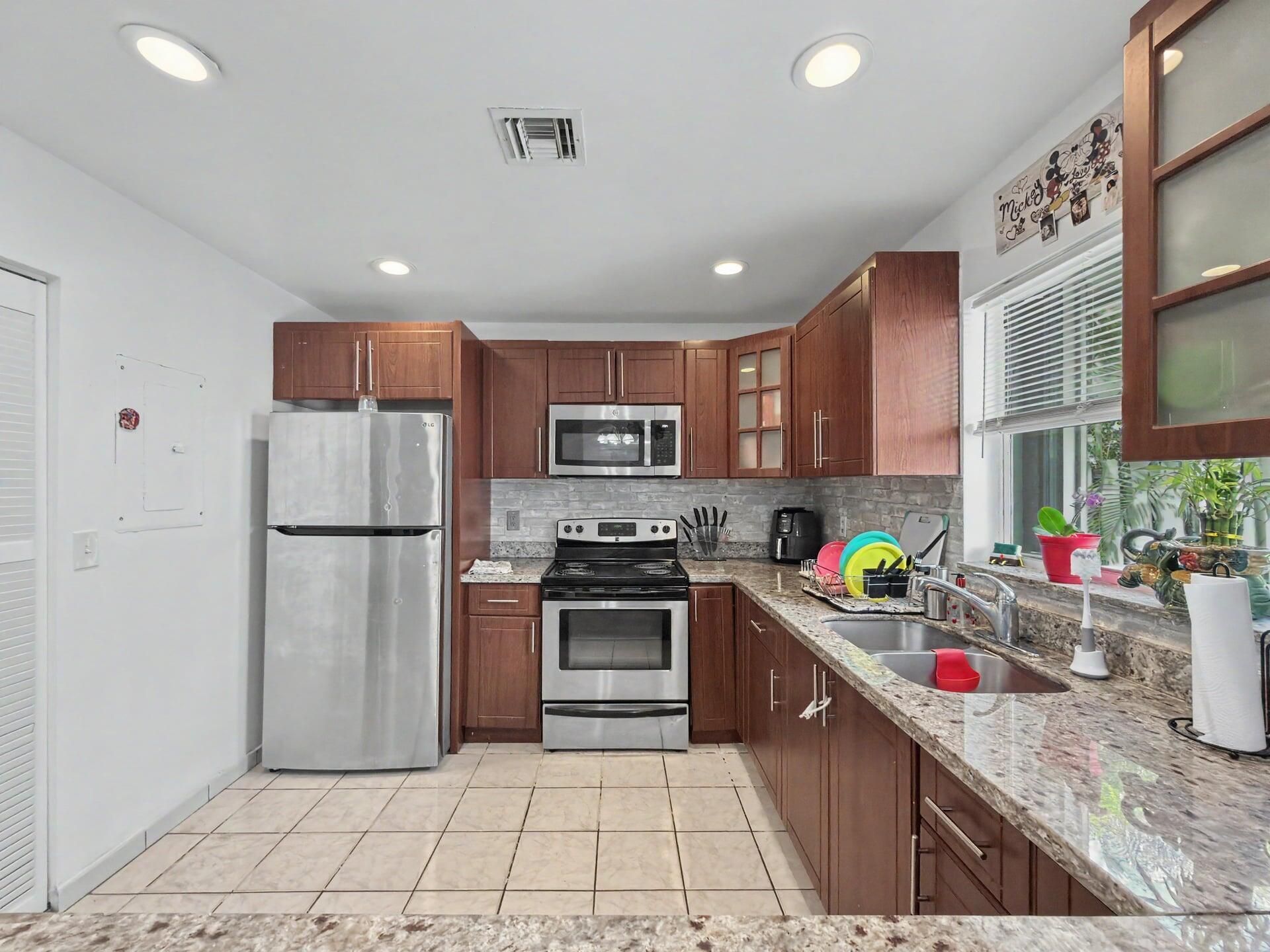 10151 NW 3rd Street, Pembroke Pines, FL 33026 Photo