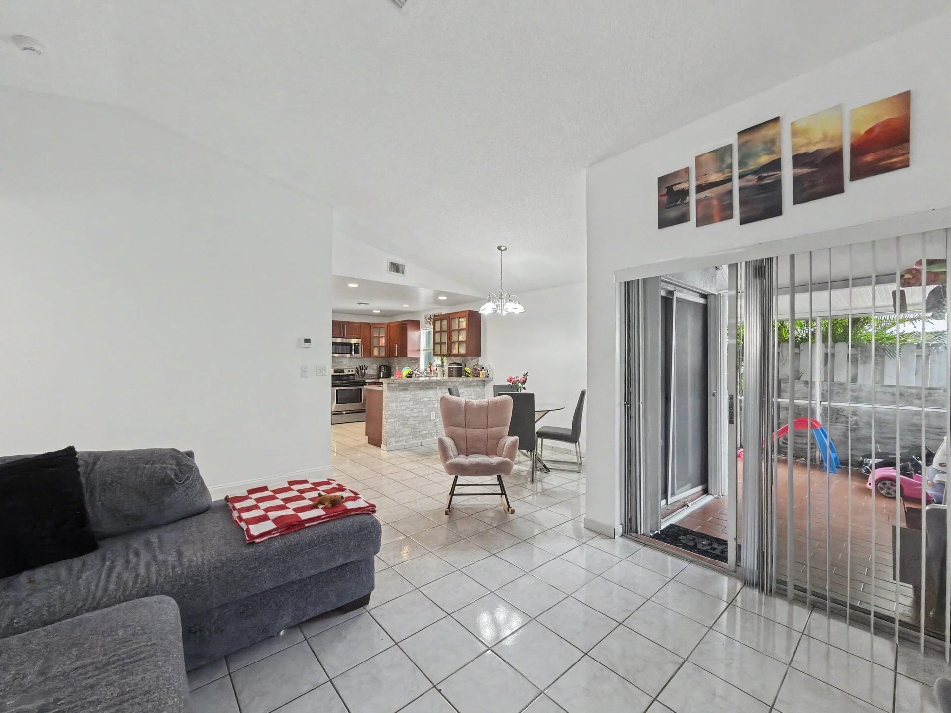 10151 NW 3rd Street, Pembroke Pines, FL 33026 Photo