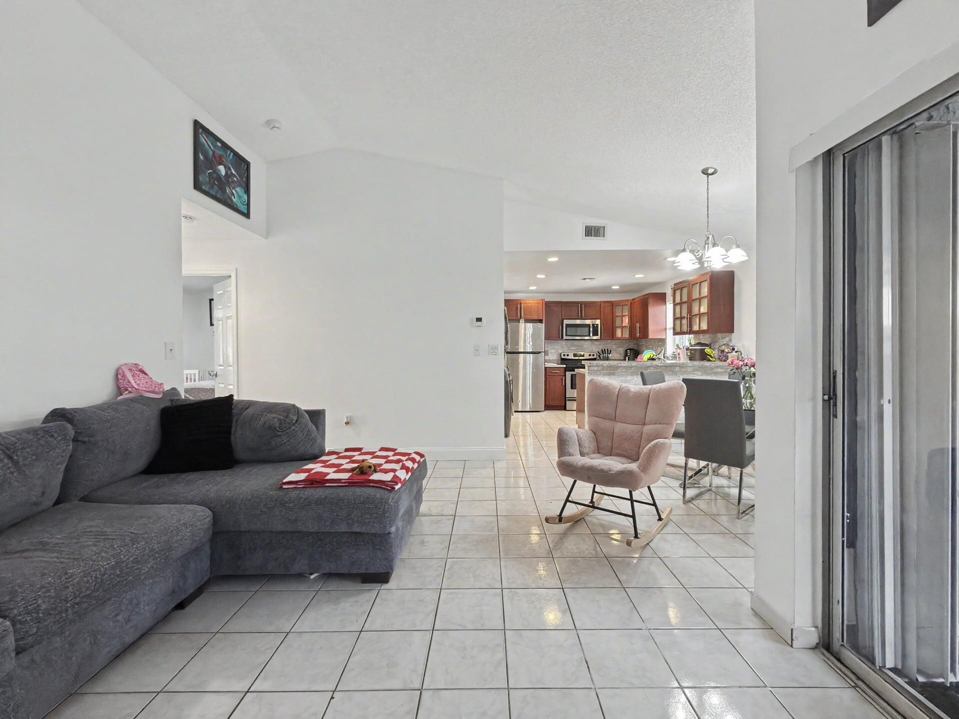 10151 NW 3rd Street, Pembroke Pines, FL 33026 Photo