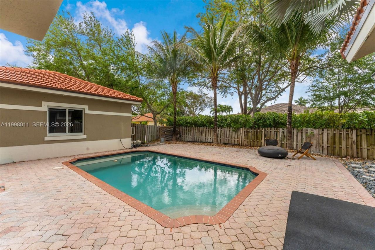 9030 SW 162nd St , Palmetto Bay, FL 33157 Photo