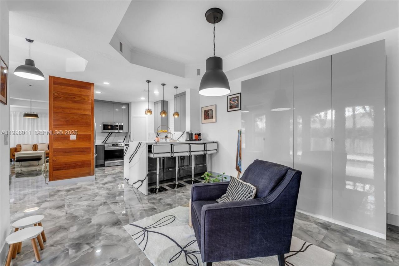 9030 SW 162nd St , Palmetto Bay, FL 33157 Photo