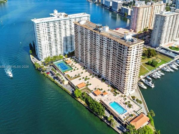 290 174th St, Unit 414, Sunny Isles Beach, FL 33160