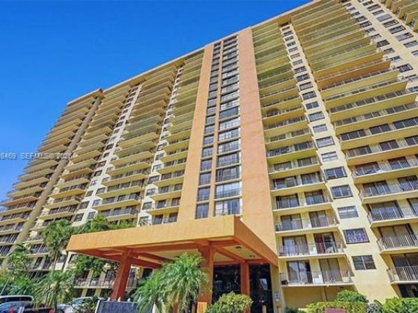 290 174th St , Unit 414, Sunny Isles Beach, FL 33160