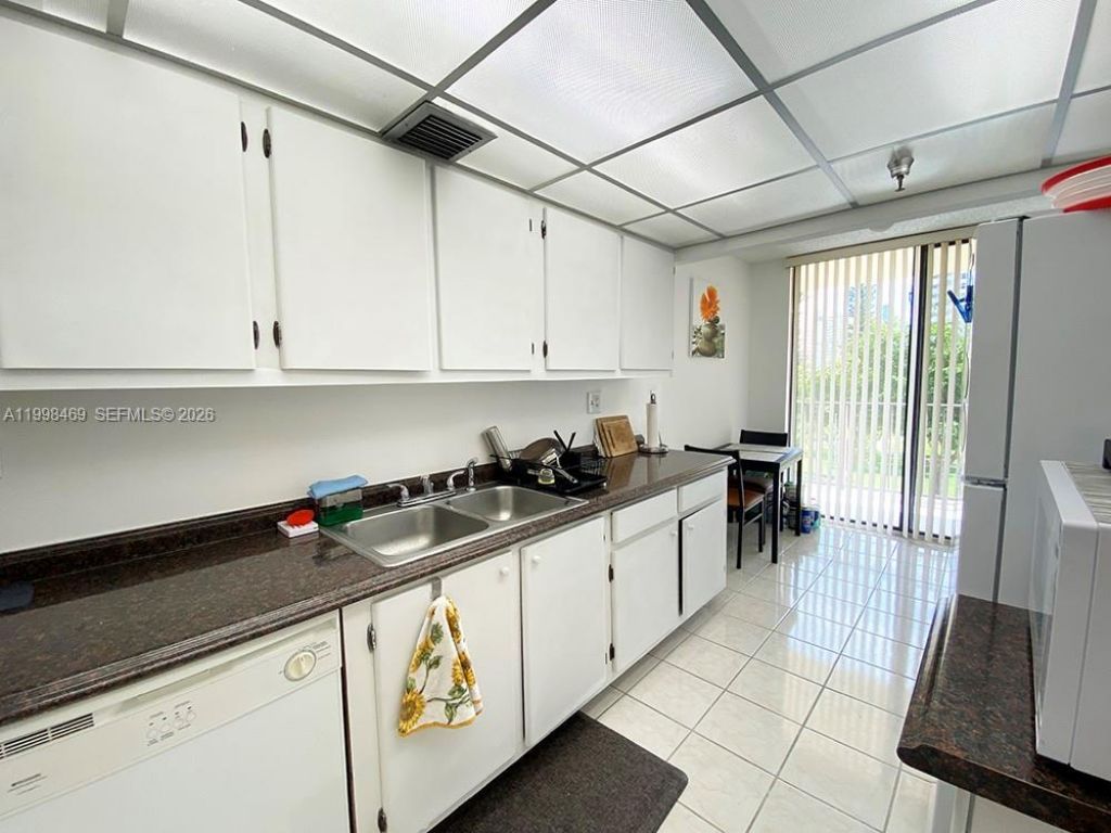 290 174th St , Unit 414, Sunny Isles Beach, FL 33160 Photo