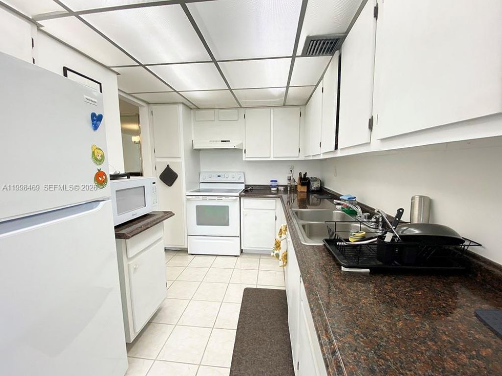 290 174th St , Unit 414, Sunny Isles Beach, FL 33160 Photo