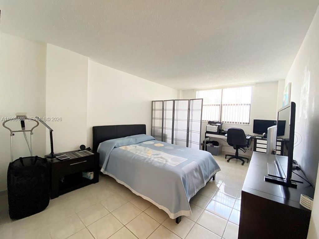290 174th St , Unit 414, Sunny Isles Beach, FL 33160 Photo
