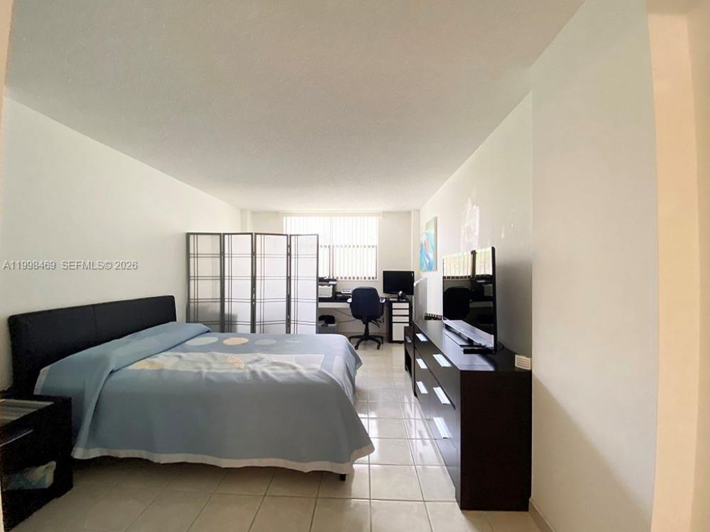 290 174th St , Unit 414, Sunny Isles Beach, FL 33160 Photo