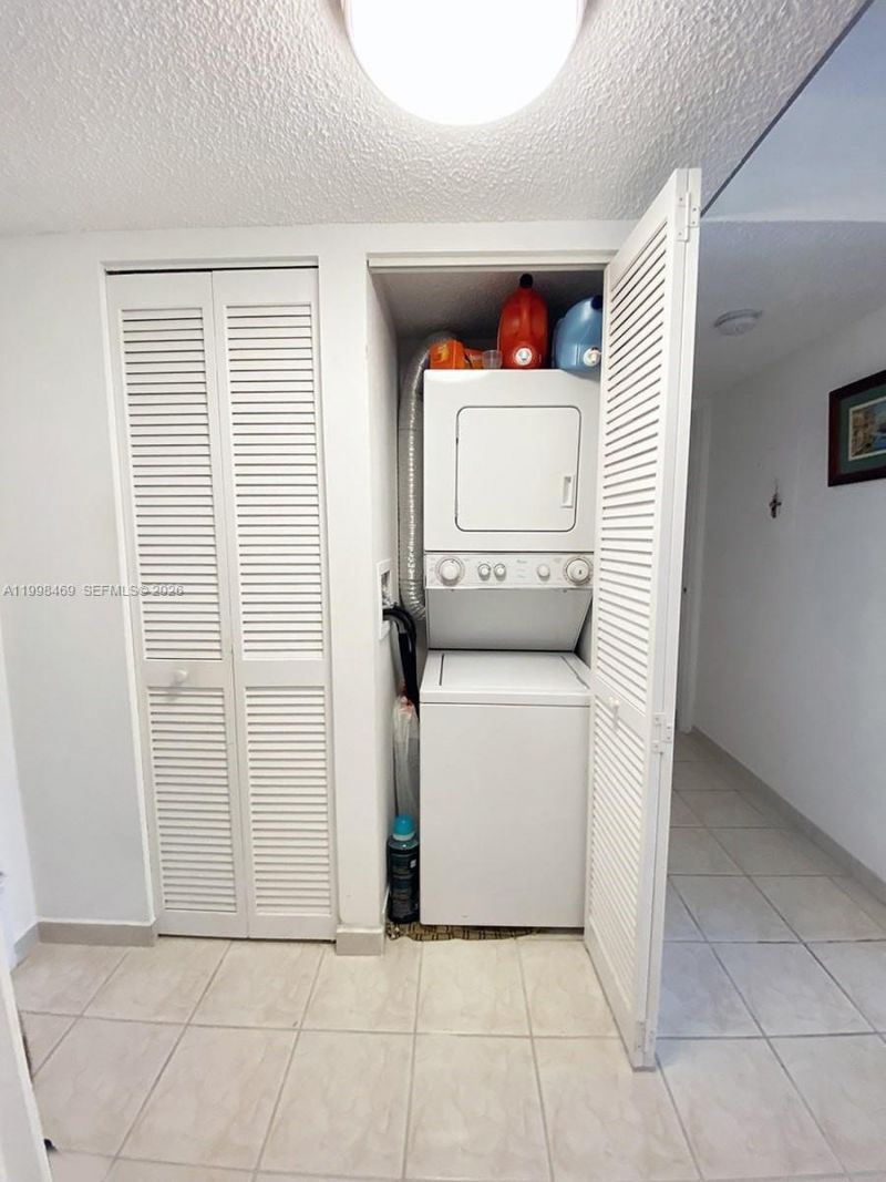 290 174th St, Unit 414, Sunny Isles Beach, FL 33160 Photo