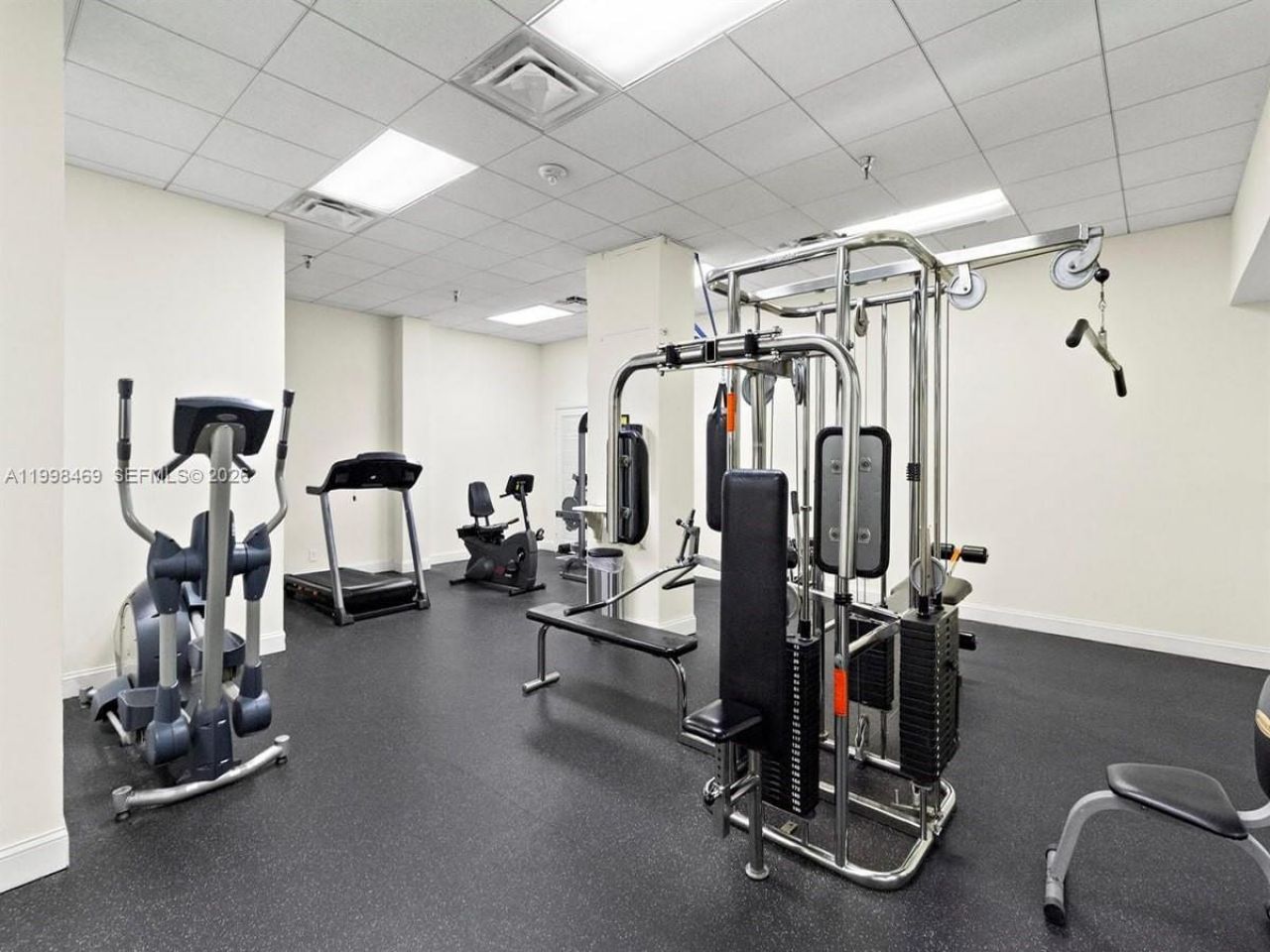 290 174th St, Unit 414, Sunny Isles Beach, FL 33160 Photo