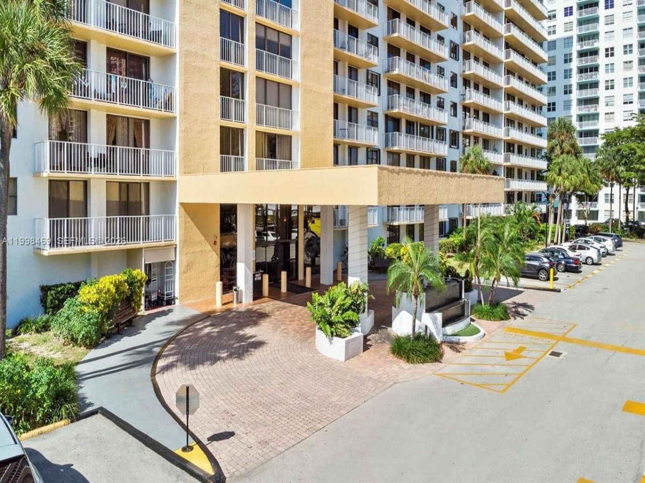 290 174th St, Unit 414, Sunny Isles Beach, FL 33160 Photo