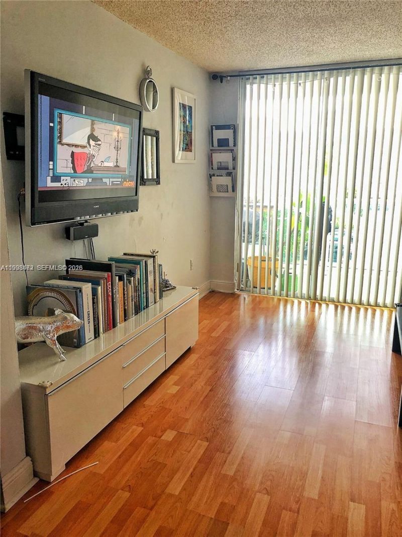 1035 West Ave, Unit 306, Miami Beach, FL 33139 Photo
