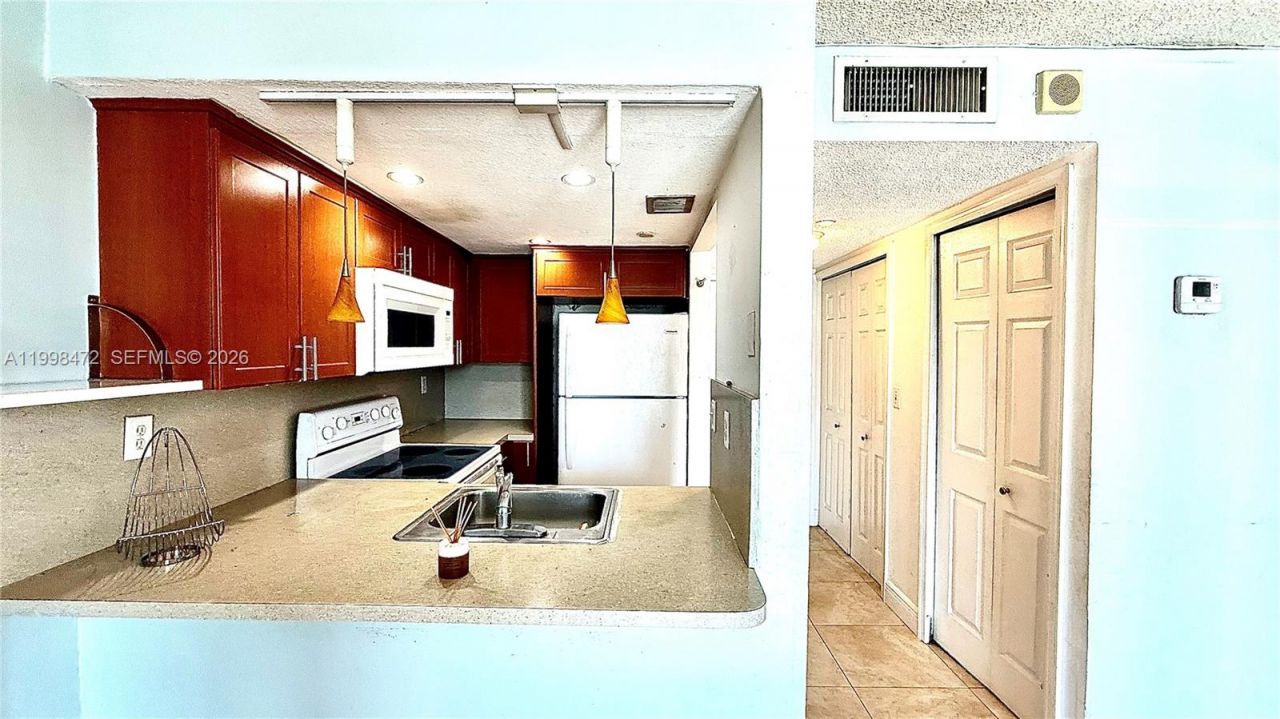 1035 West Ave, Unit 306, Miami Beach, FL 33139 Photo