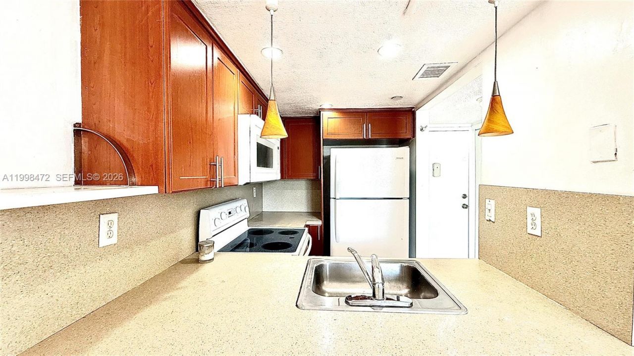 1035 West Ave, Unit 306, Miami Beach, FL 33139 Photo