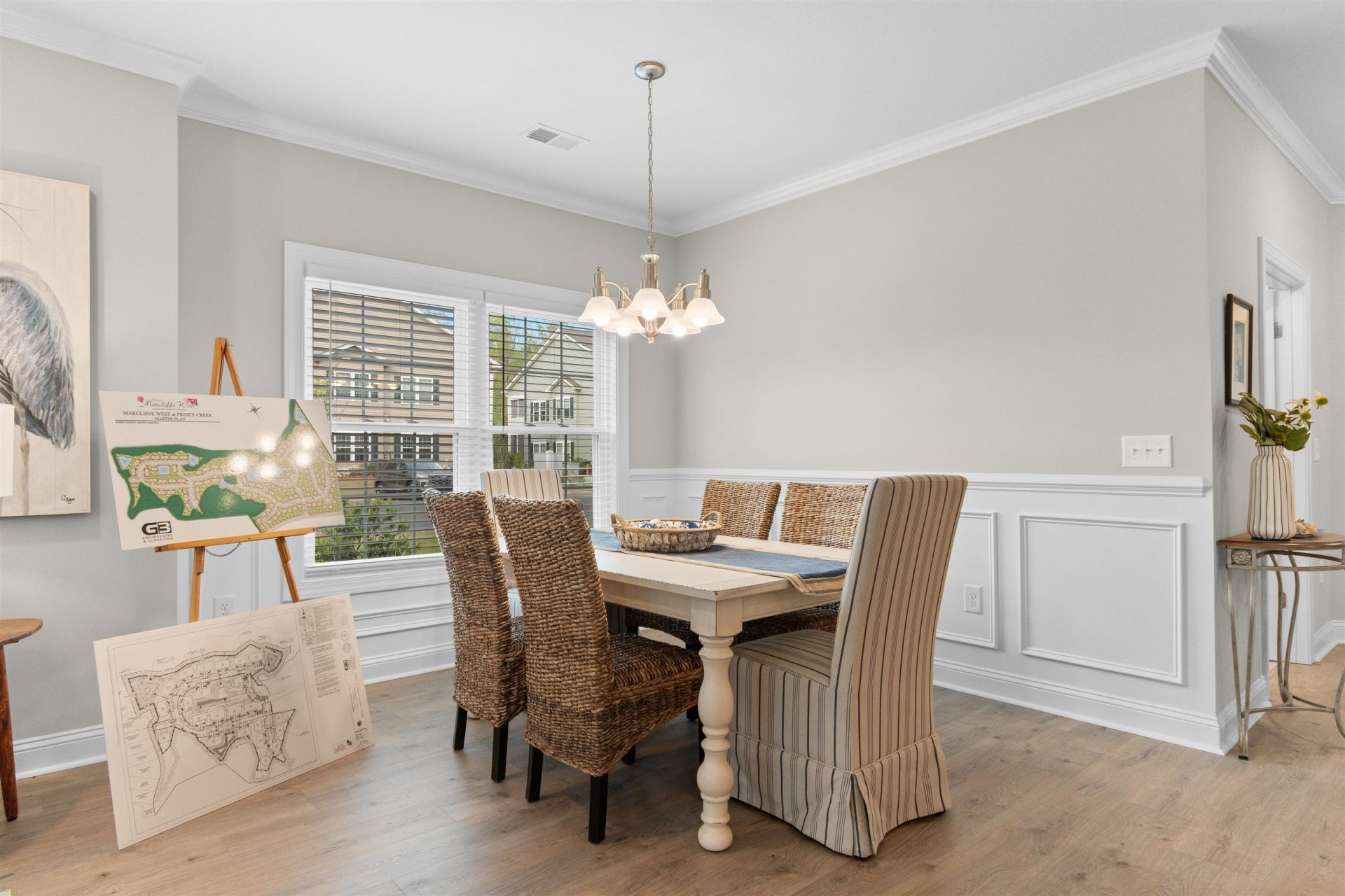 1144 Freeboard St. Photo 10