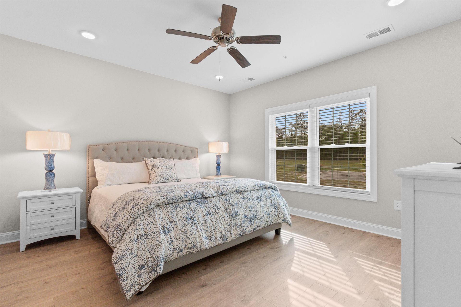 1144 Freeboard St. Photo 14