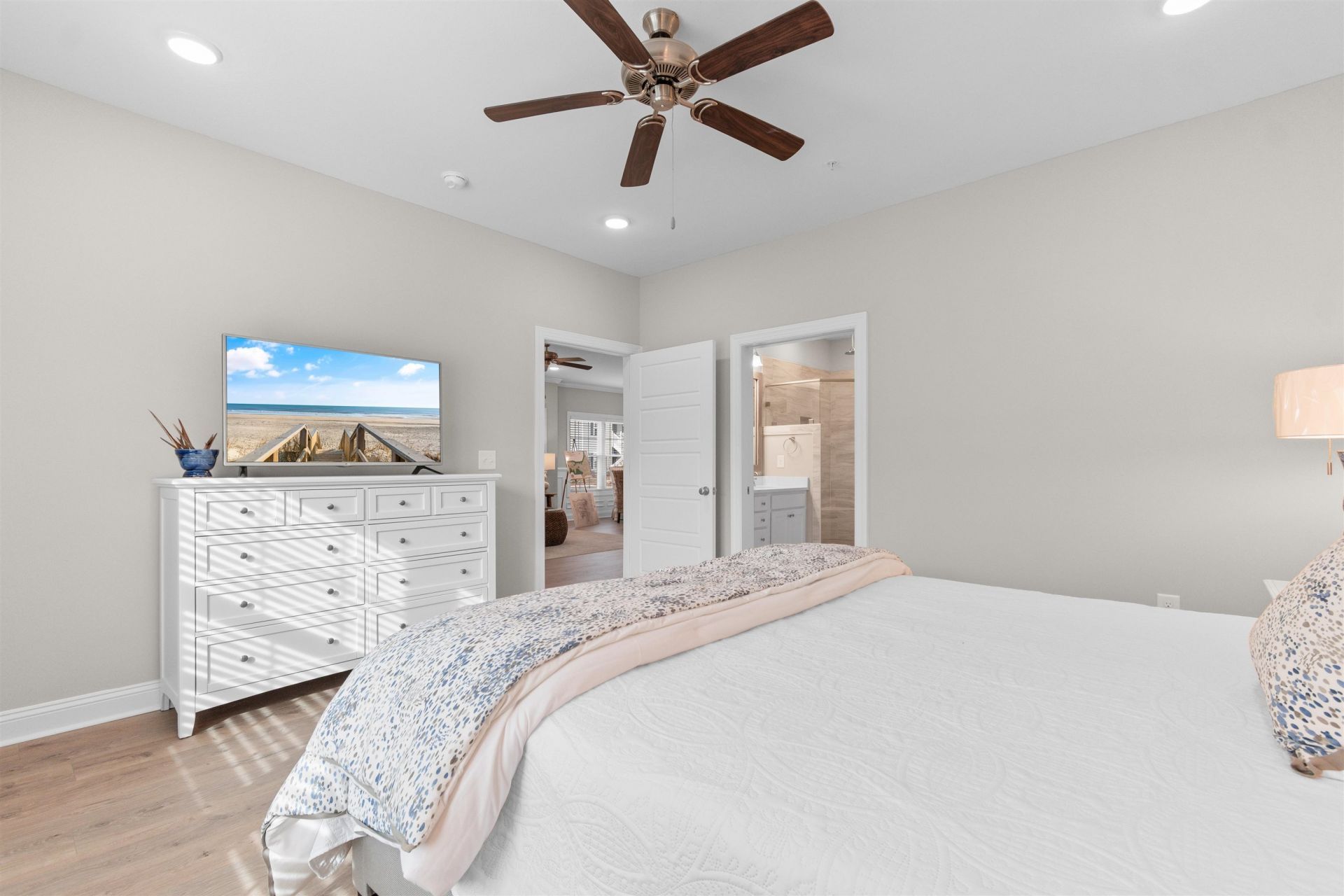 1144 Freeboard St. Photo 15