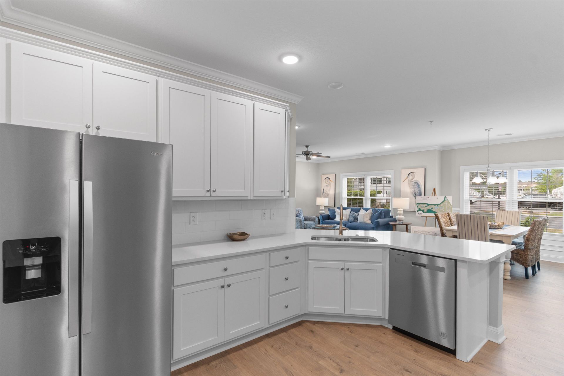 1144 Freeboard St. Photo 6