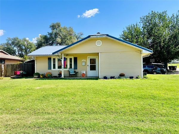 408 S 5th Street, Hammon, OK 73650