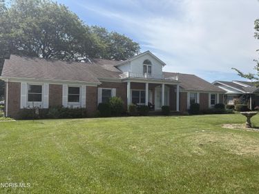 23746 W State Route 579, Curtice, OH 43412