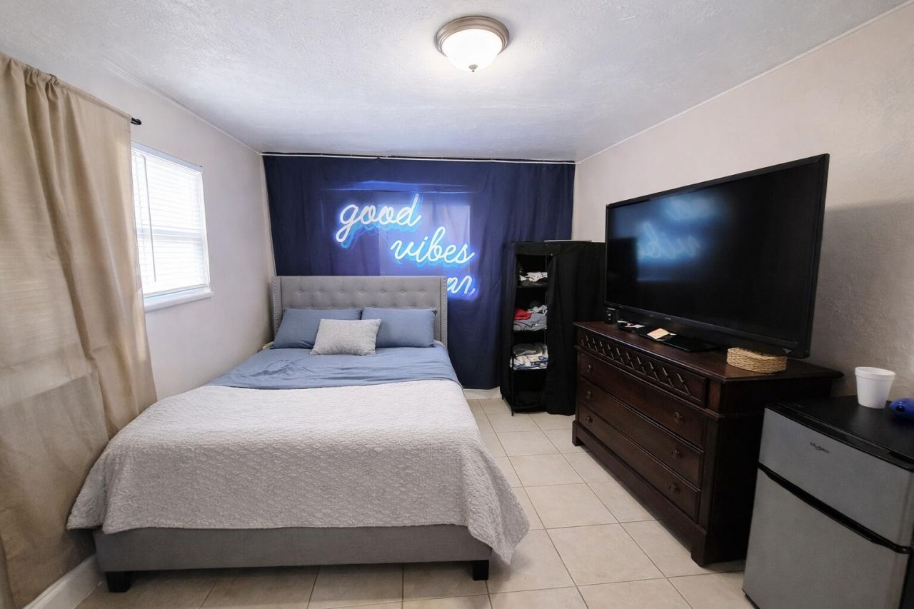 2330 NE 1st Avenue, Pompano Beach, FL 33060 Photo