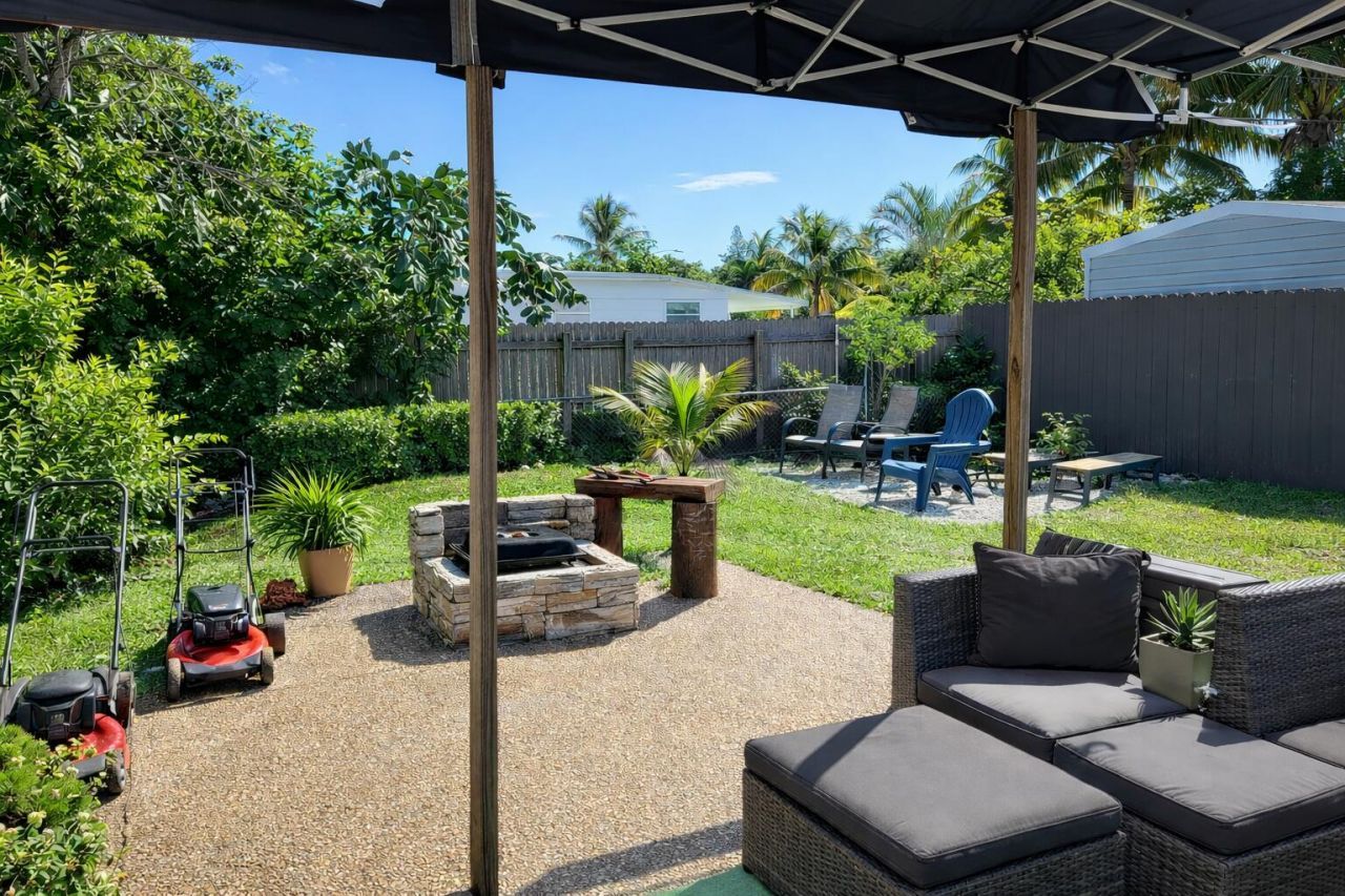 2330 NE 1st Avenue, Pompano Beach, FL 33060 Photo